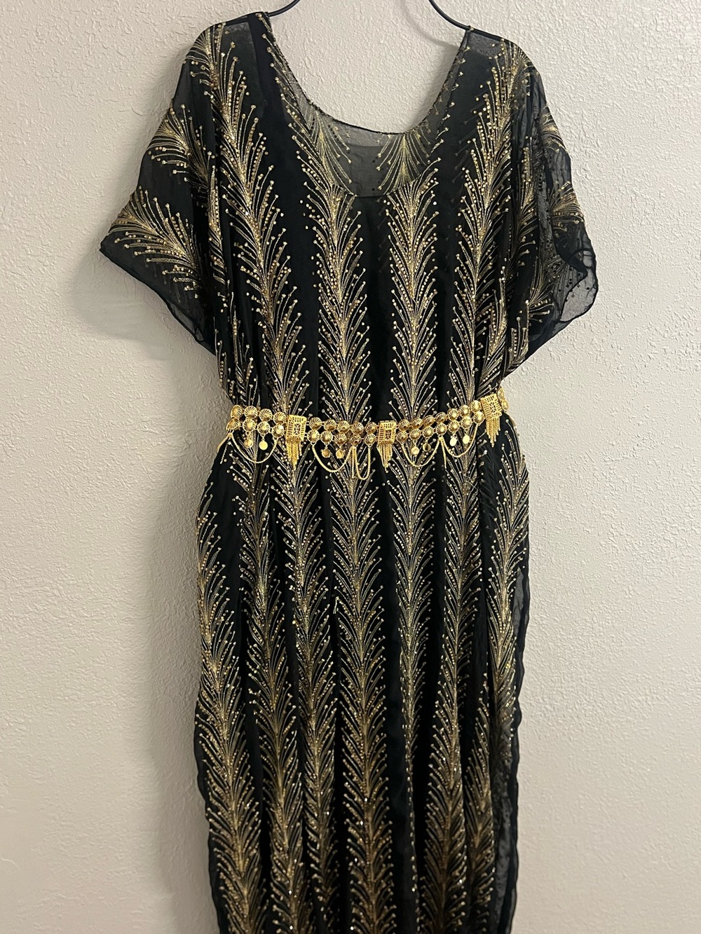 Black & Gold Embroidered Crystal Dirac (درع )